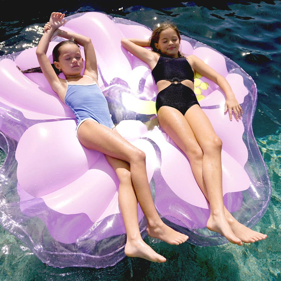 Luxe Lie-On Float Hibiscus Pastel Lilac